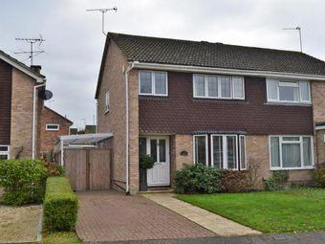 House for sale in Heol-las, Surrey