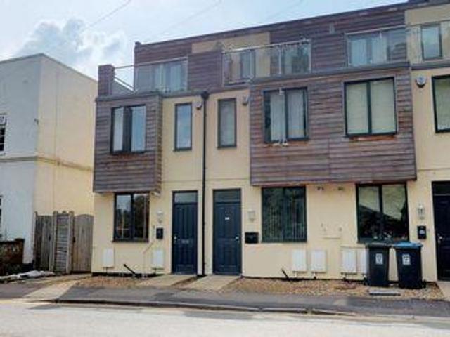 House for rent in Pouchen End, Hertfordshire