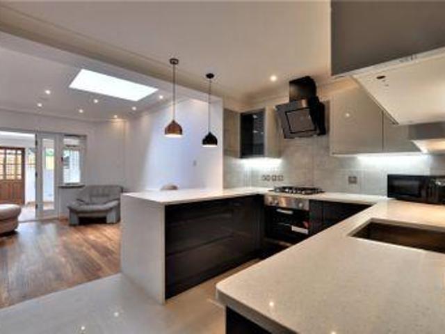 House for rent in Row Town, Surrey