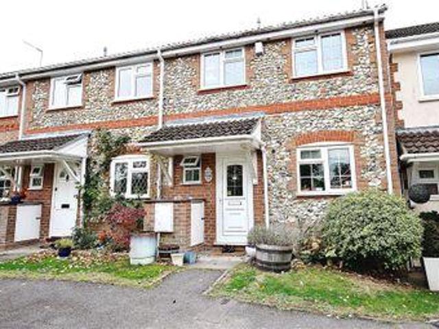 House for rent in Heol-las, Surrey