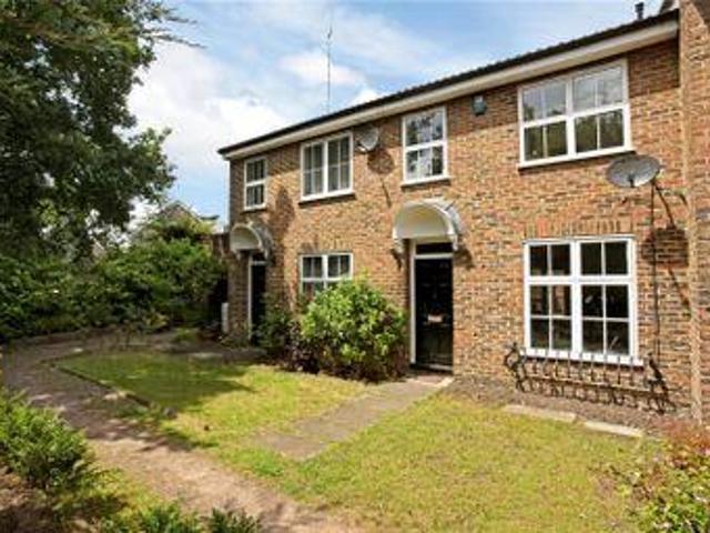 House for sale in Ascot