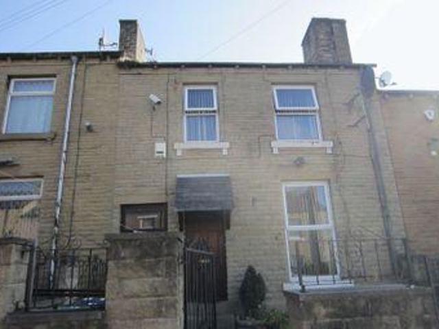 House for sale in Huddersfield, West Yorkshire