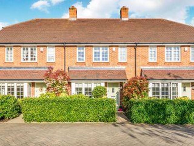 House for sale in Hillview, Surrey