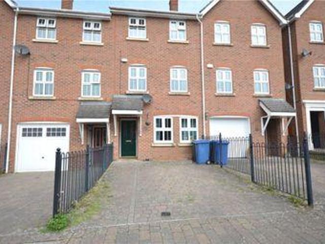 House for sale in Fleet, Hart