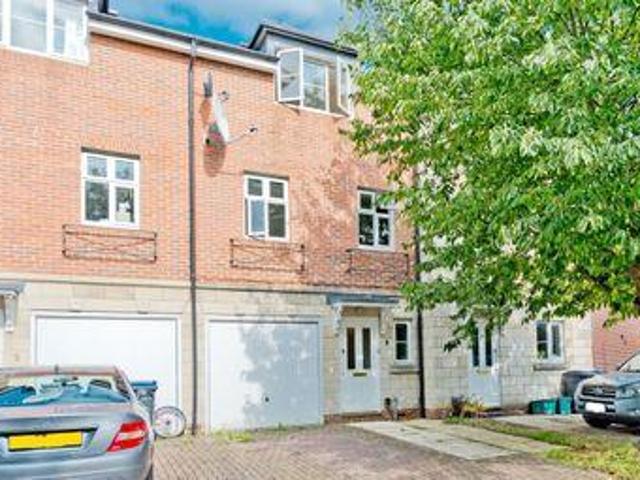 House for sale in Worcester Park, Greater London
