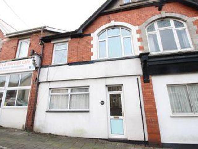 House for sale in Mid Glamorgan, Cymru / Wales
