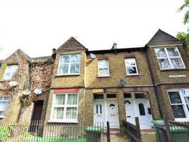 House for sale in Purfleet, Essex