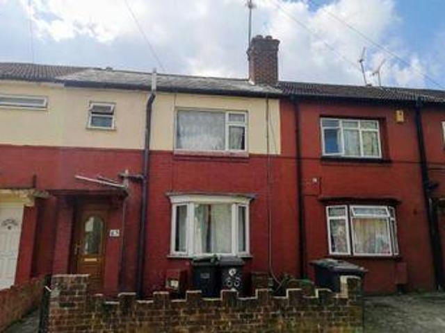 House for sale in Luton, England