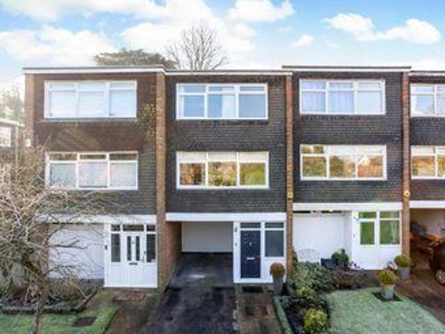 House for sale in Ascot