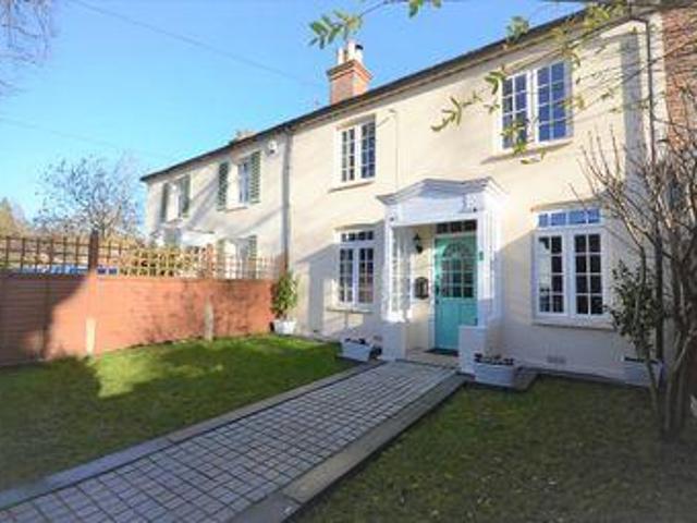 House for sale in Fole, Surrey