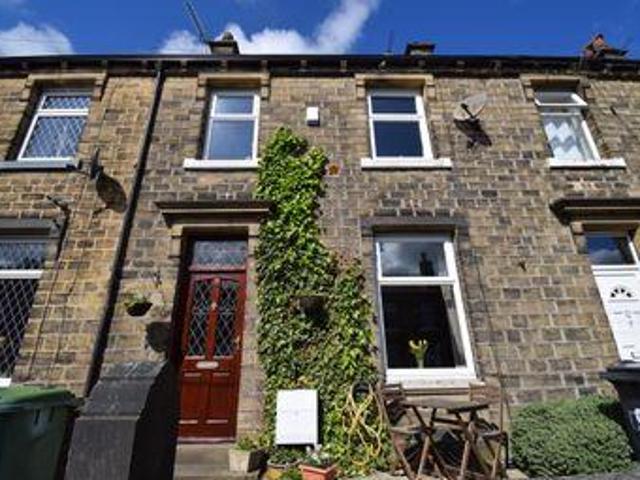 House for sale in Huddersfield, West Yorkshire