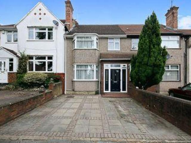House for sale in London Borough of Ealing, Greenford