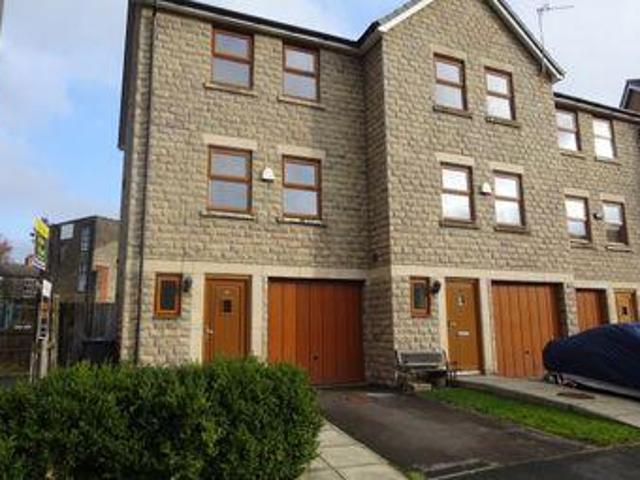 House for rent in Charlesworth, East Midlands