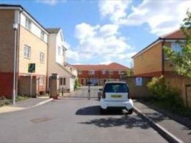 House for rent in Blackhills, Surrey