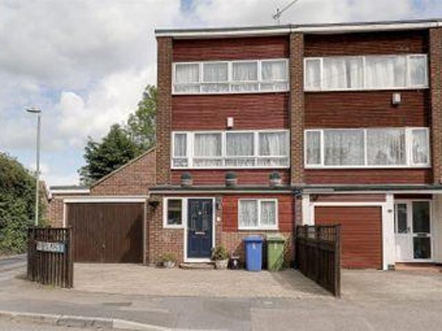 House for sale in Oad Street, Kent