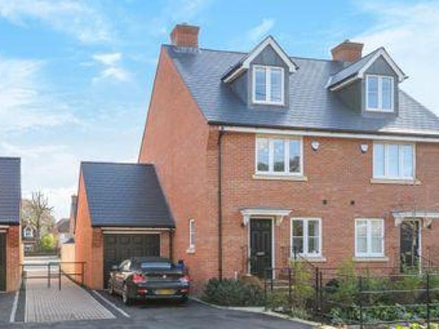 House for sale in Ascot