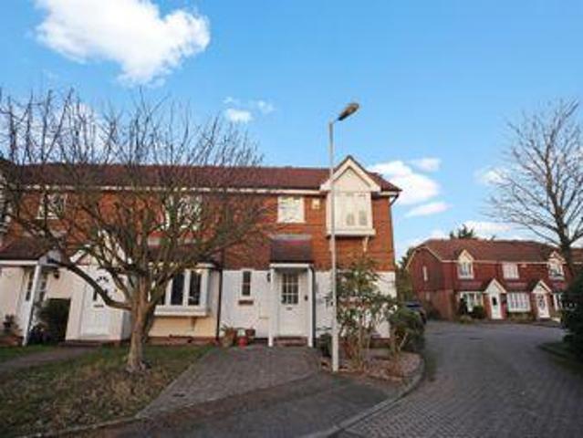 House for sale in Little Stanmore, Greater London