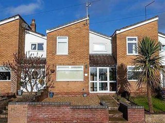 House for sale in Kingsley Moor, Staffordshire