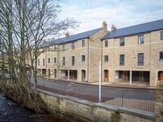 House for rent in Charlesworth, East Midlands