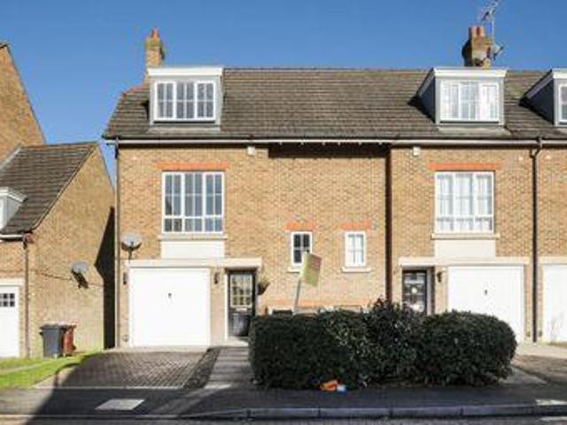 House for sale in Little Stanmore, Greater London