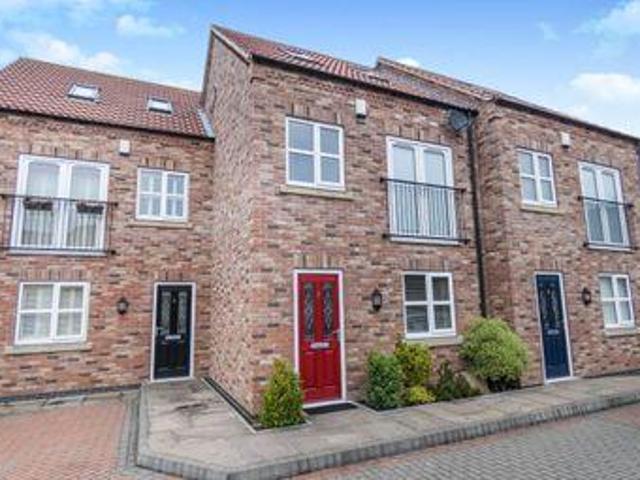 House for sale in High Field, York