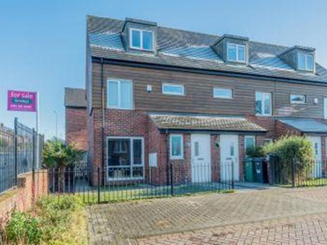 House for sale in Leeds, West Yorkshire