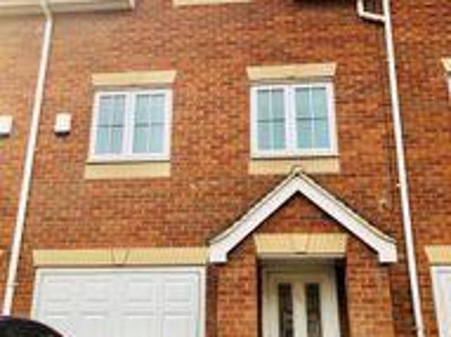 House for sale in Ossett, West Yorkshire
