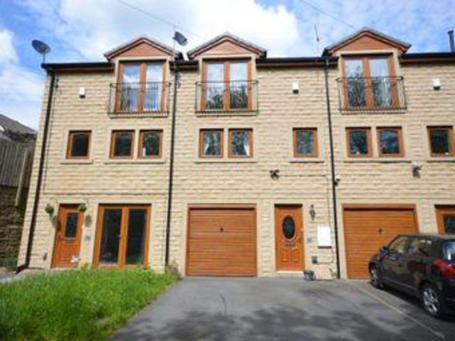 House for sale in Huddersfield, West Yorkshire