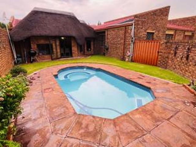 Townhouse for sale in Sedibeng, Gauteng