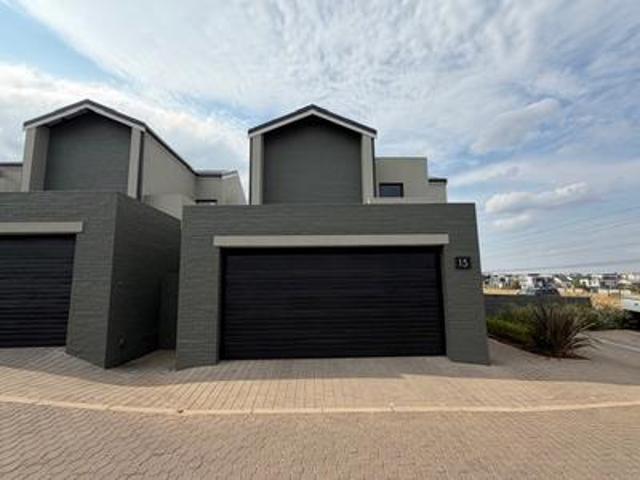 Townhouse for rent in Midstream Meadows Estate, City of Ekurhuleni Metropolitan Municipality