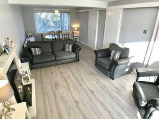 House for sale in Lochwinnoch, Scotland