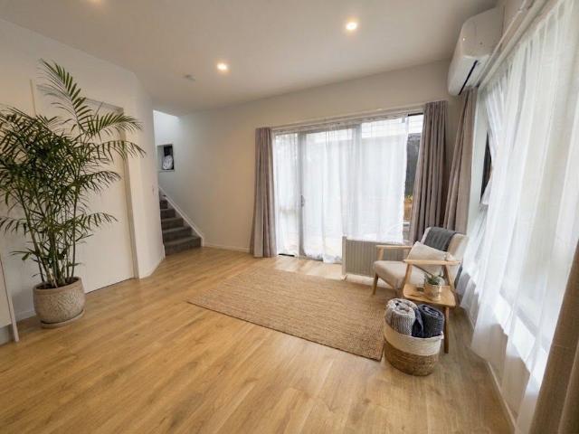 House for rent in Henderson-Massey, Rapanui