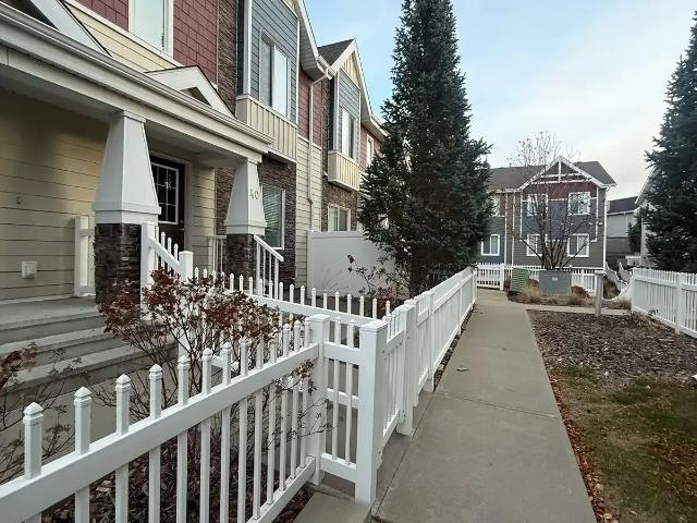 Townhouse for rent in Terwillegar Community, Edmonton