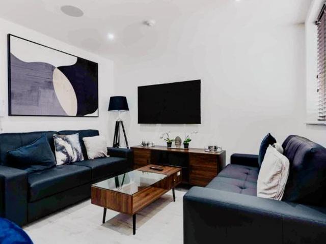 Apartment for rent in Kensington, Calderstones
