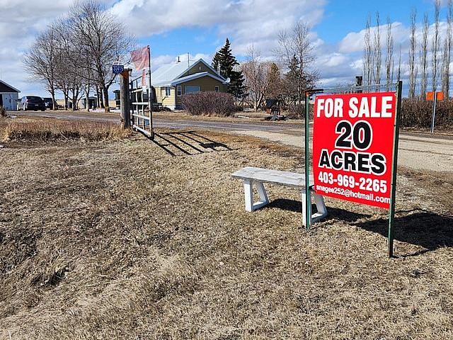 House for sale in Wedgewood, Alberta