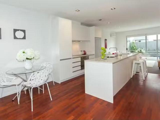 Apartment for rent in Heathcote, Canterbury