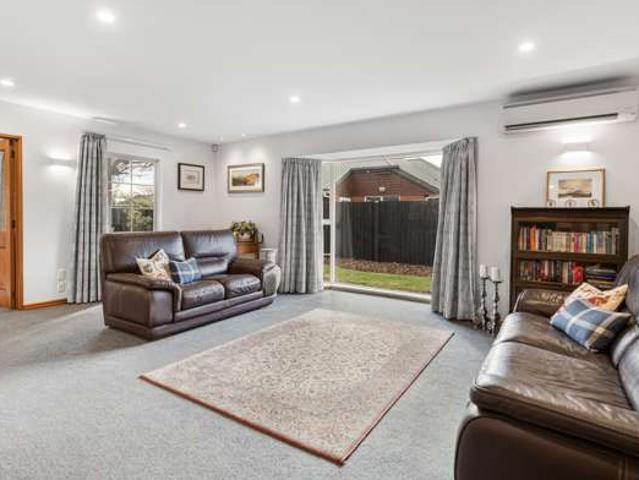 House for sale in Chaslands, Canterbury