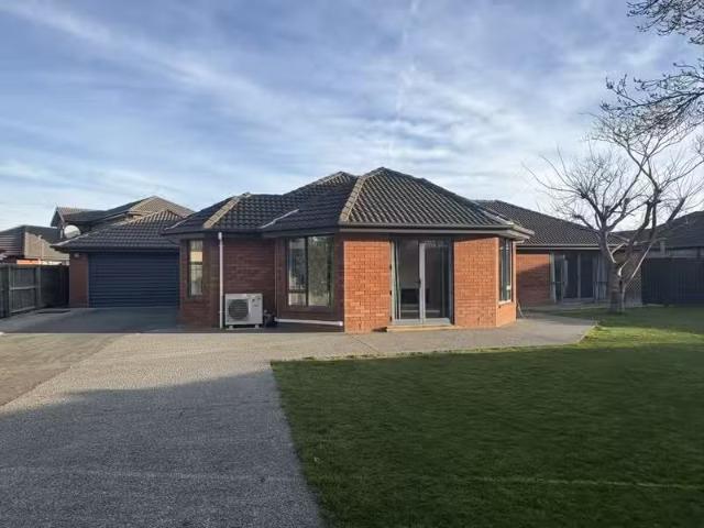 House for rent in Chaslands, Canterbury