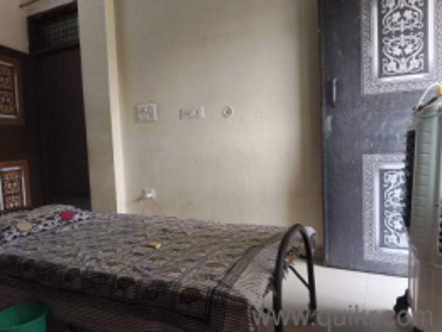 Property for rent in Deri