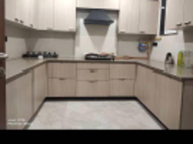 Property for rent in Deri