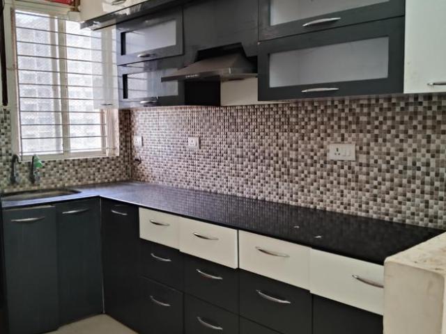 Flat for rent in Madya