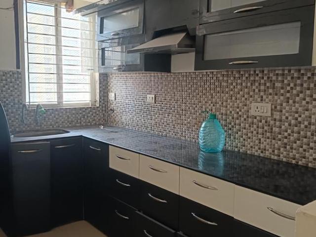 Flat for rent in Madya
