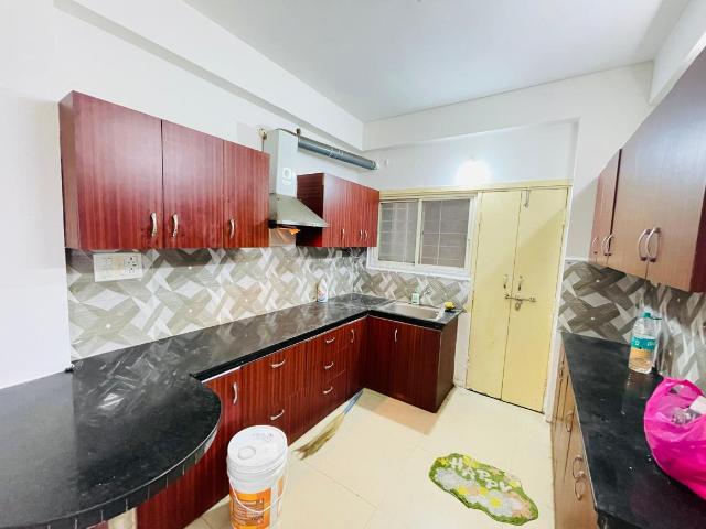 Flat for rent in Madya
