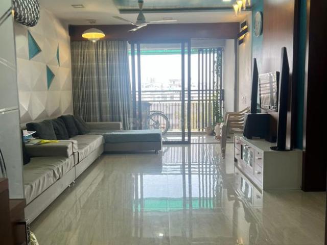 Flat for rent in Iscon Platinum, Ahmedabad