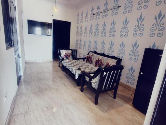 Flat for rent in South Delhi, Deri
