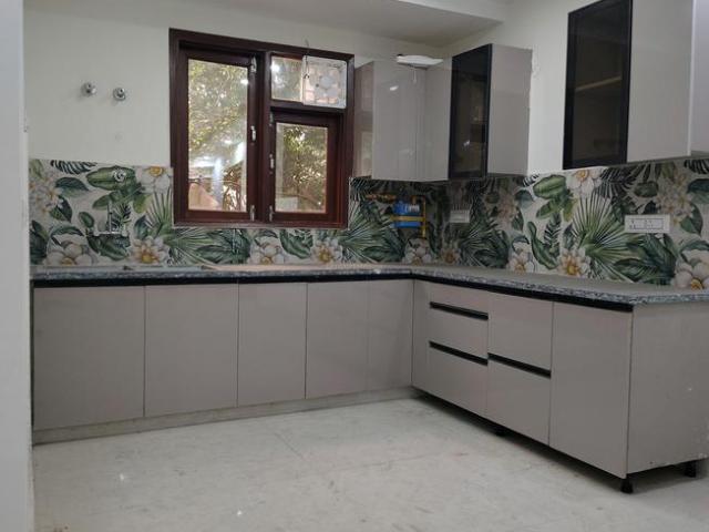 Flat for rent in South Delhi, Deri