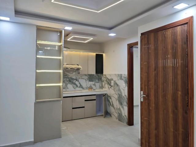 Flat for sale in West Delhi, Deri