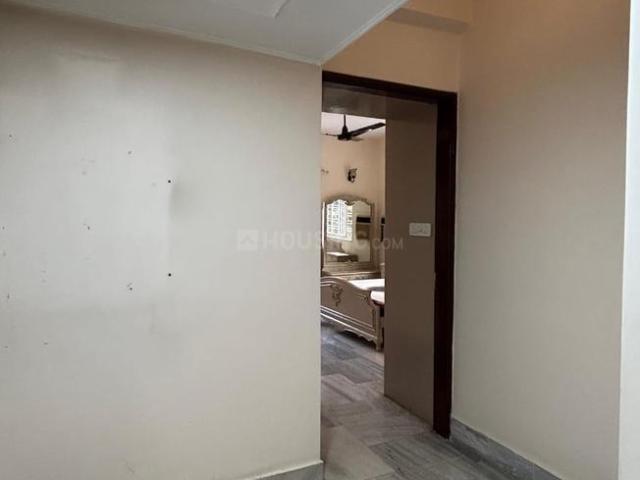 Flat for rent in Ho Chi Minh Sarani, Kolkata