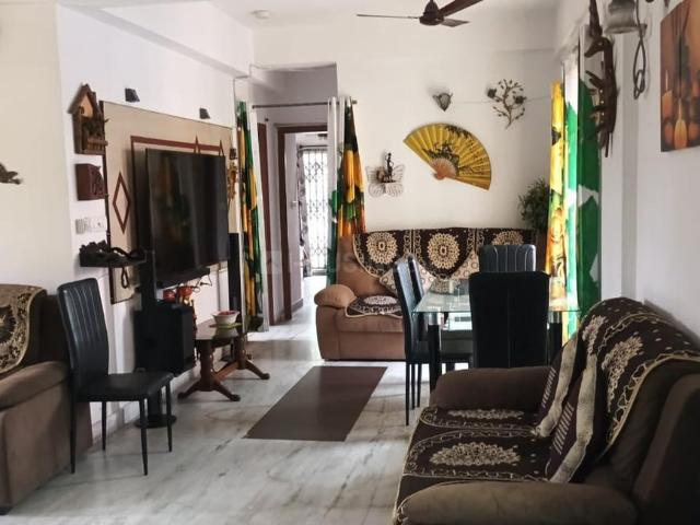 Flat for rent in Dhakuria, Kolkata