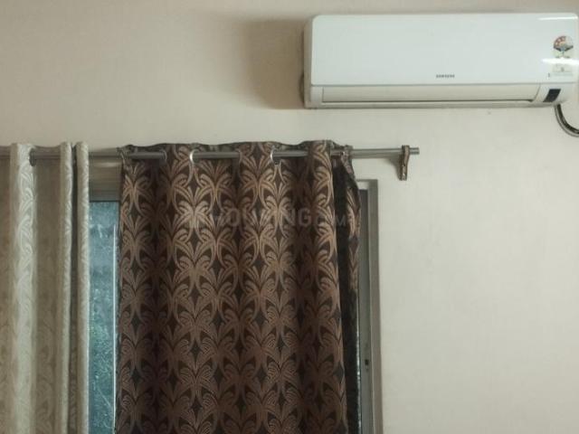 Flat for rent in Dhakuria, Kolkata